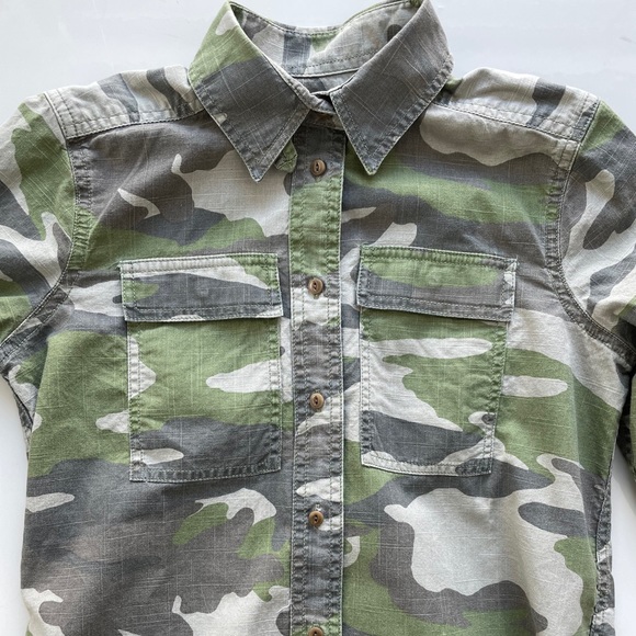 J Crew Camo Women Shirt (00) - Picture 4 of 9